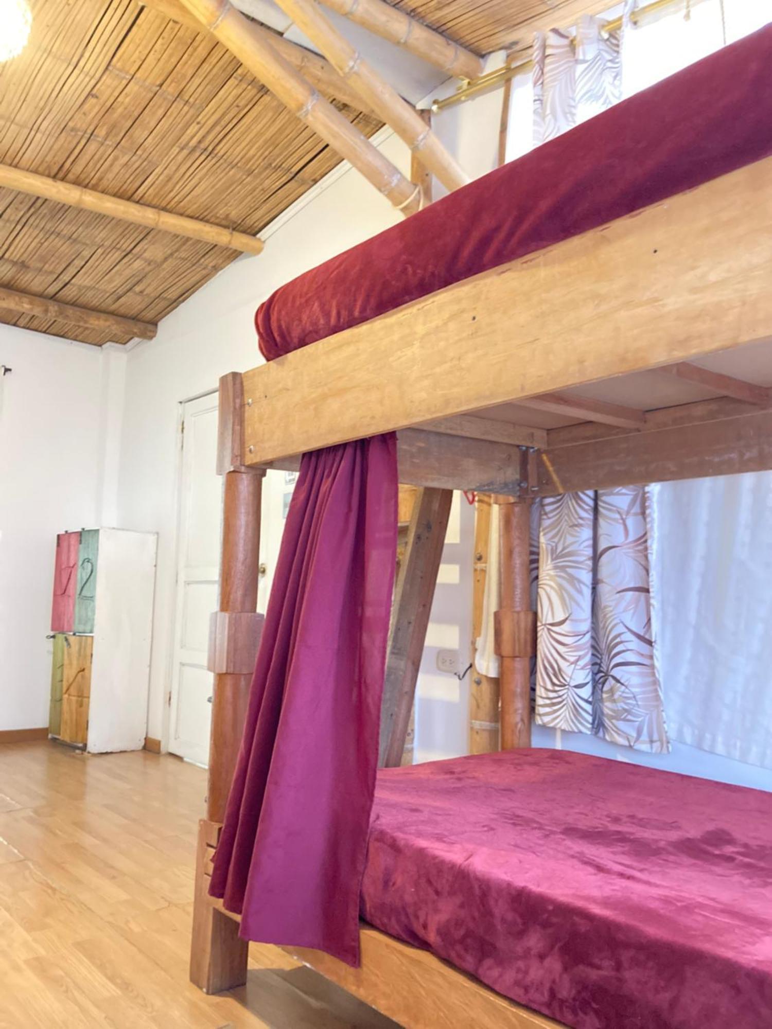 Hostal Colina De Lluvia フィランディア エクステリア 写真