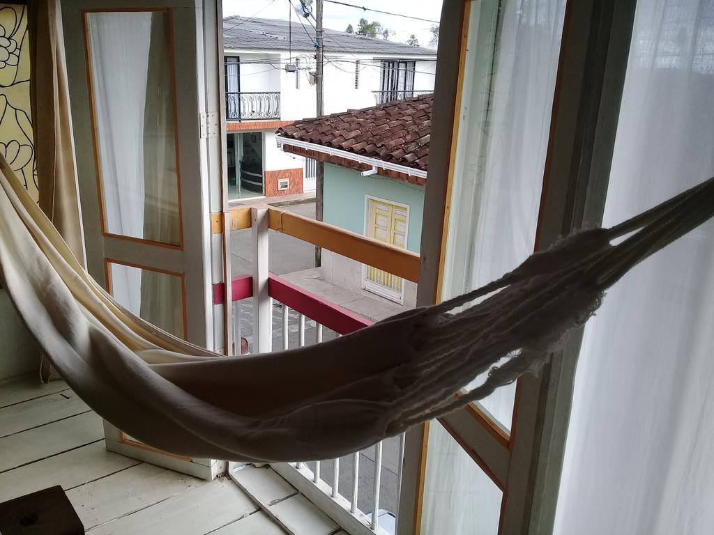 Hostal Colina De Lluvia フィランディア エクステリア 写真