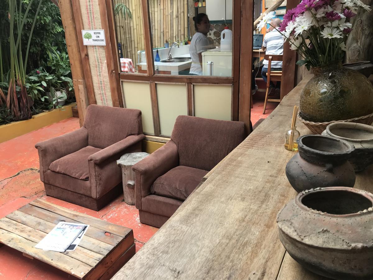 Hostal Colina De Lluvia フィランディア エクステリア 写真